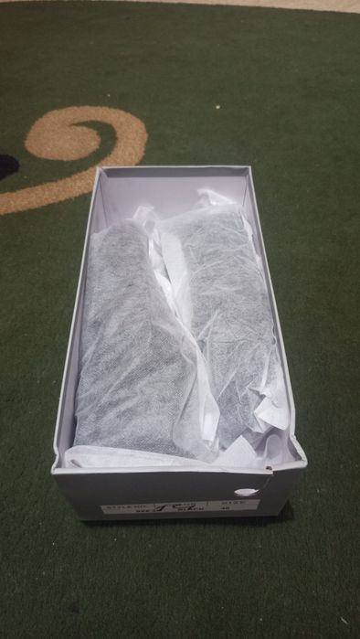 Две кросовки по цене одной