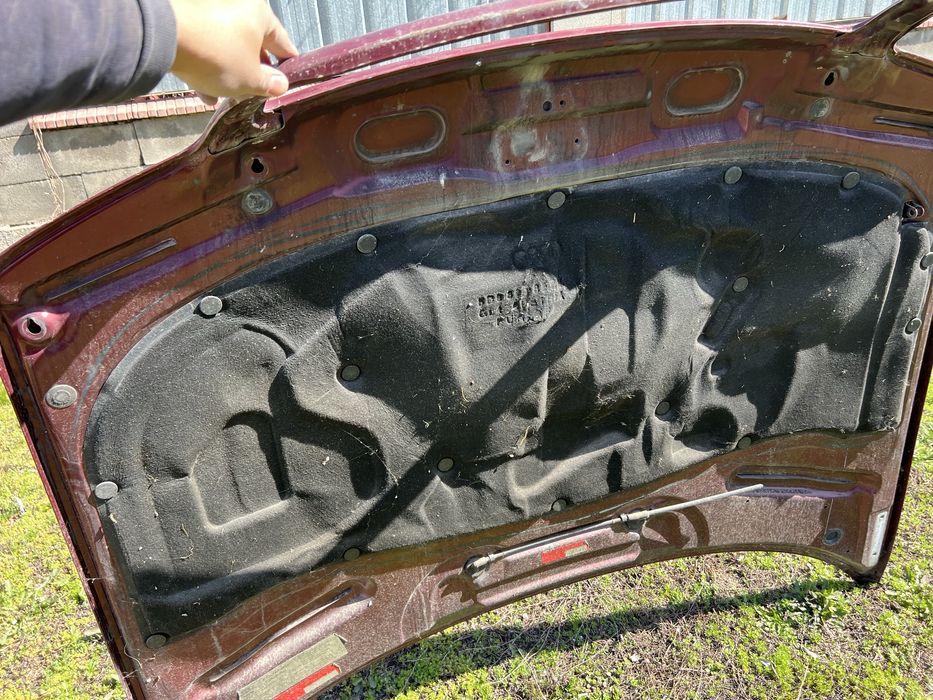 Капот Ауди А4 оригинальный