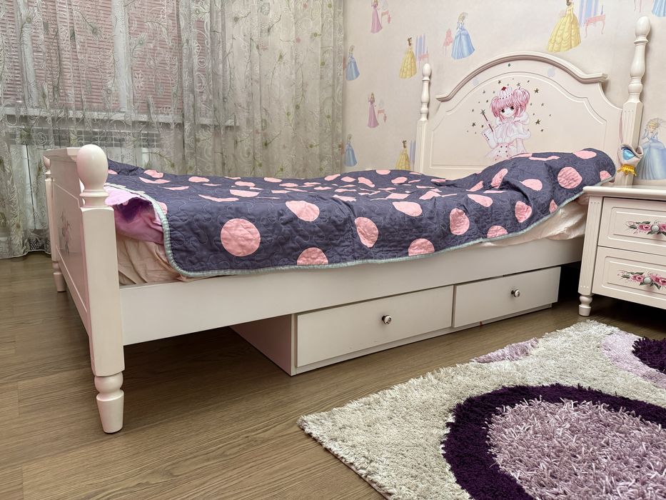 Спальный гарнитур