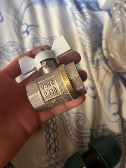 Продам муфты и краны