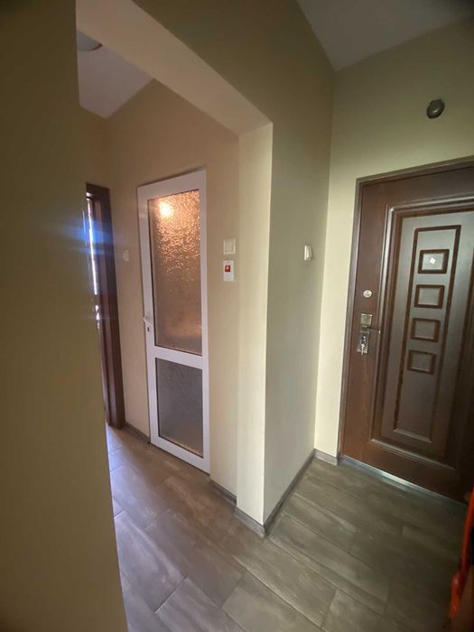 Дава се под наем Двустаен апартамент в Шумен, Център - 40 кв.м за 229.5 € - Снимка #5