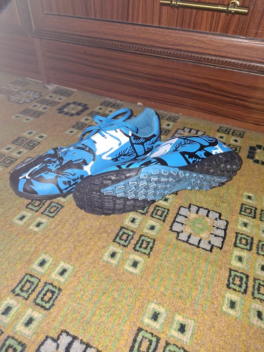 Butsi,Бутци bir marta kıyılgan