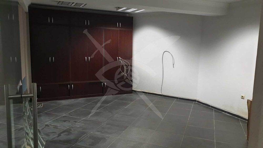 Продава се Офис в Бургас, Лазур - 210 кв.м за 1200 €/кв.м - Снимка #3