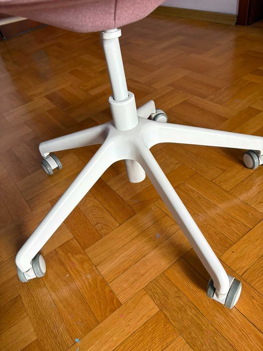IKEA Компютърно бюро и офис стол