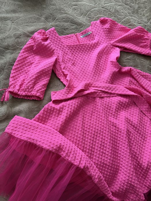 Продам за 5.000тг надевались один раз, размер 46-48