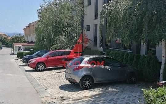 Дава се под наем Четиристаен апартамент в Варна, м-т Траката - 150 кв.м за 918 € - Снимка #14