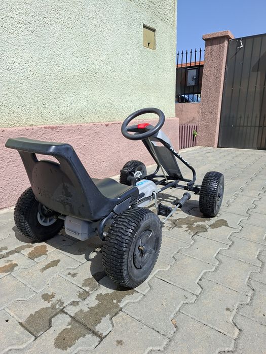 Kart Kettler cu pedale,  copii 4-8ani ,roti cu camera
