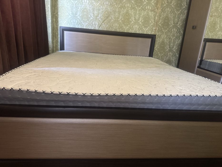 Спальный гарнитур, кровать с шифонером