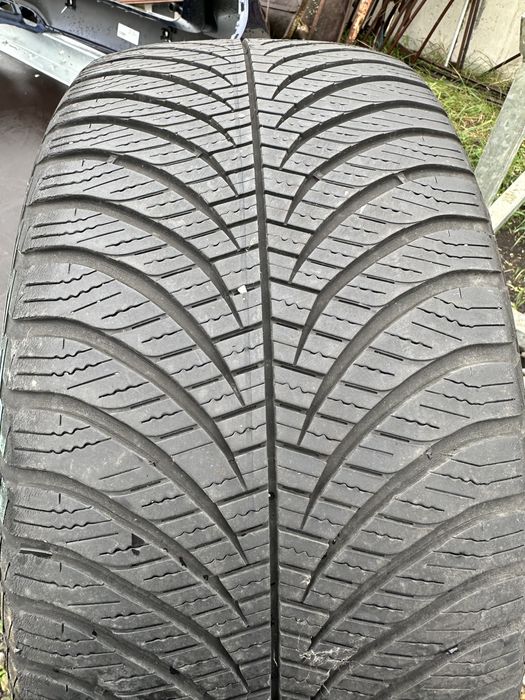 2бр. Всесезонни гуми GoodYear 245 45 18