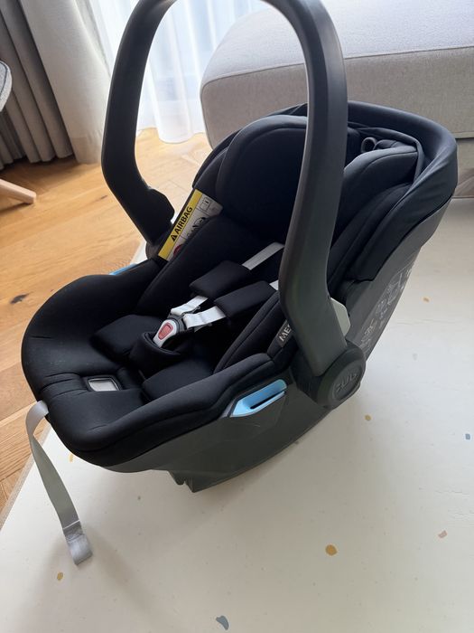Столче за кола Uppababy Mesa с ISOFIX база
