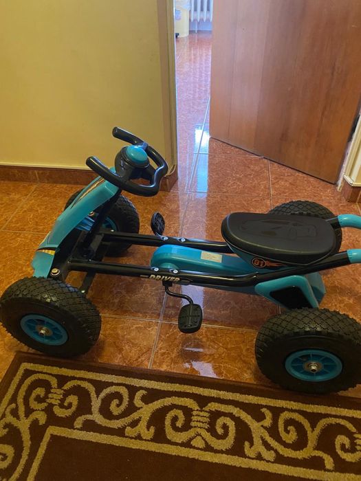 kart cu pedale pentru copii