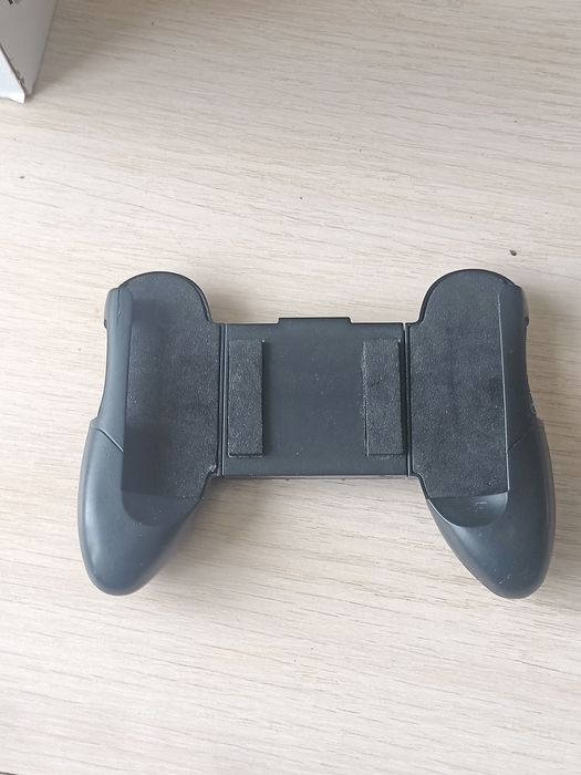 подставка на телефон для игры