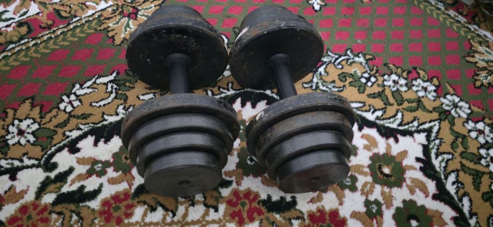 Продаються гантели