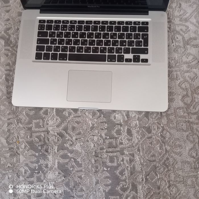 Macbook pro aybo yoq