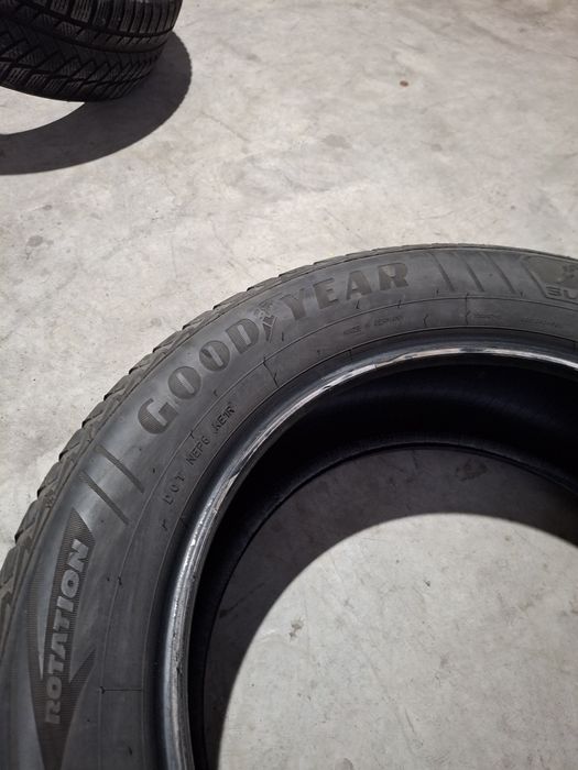 2 Anvelopele m+s  4 seasons  255 55 r19  Goodyear