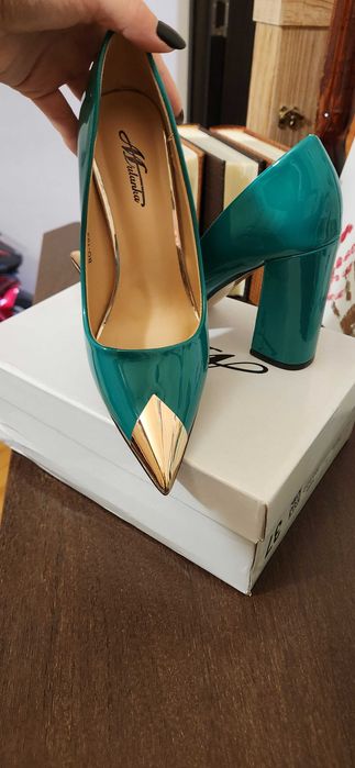 Дамски обувки на ток