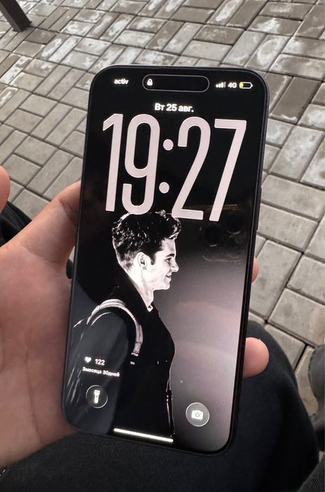Продаю айфон 15 про мах