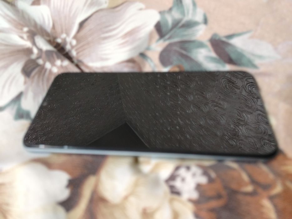Продам телефон vivo y21