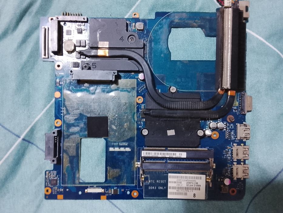 Продам материнскую плату для ноутбука на запчасти