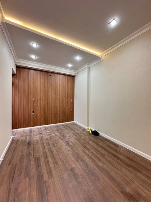 Evro uchaska 1.5 Sotix 6 xona Sergeli xonabod kotta 50 metr