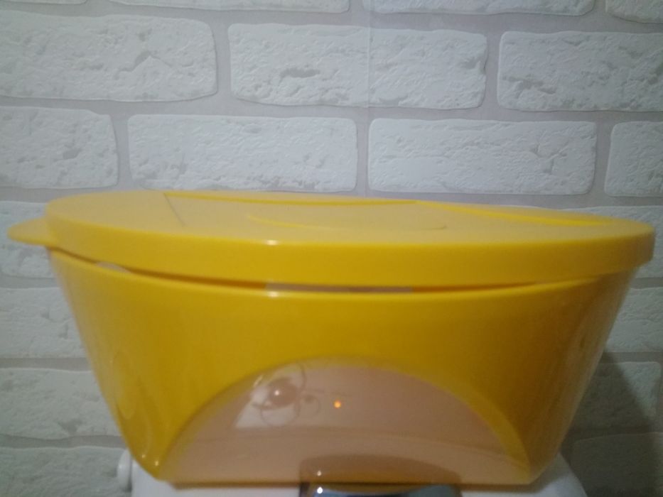 Продам чашу Таперваре