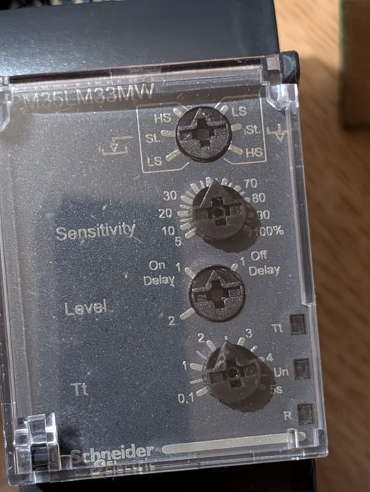 Releu nivel Schneider Electric RM35LM33MW - Nou în cutie