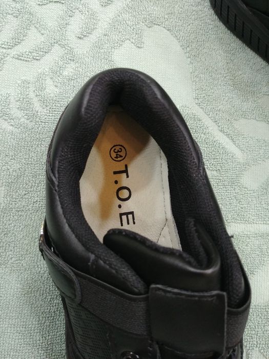 Обувь Новые 34р мальчику в школу