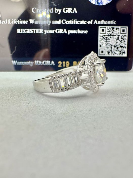 Сребърен пръстен с мойсанит (Диамант) 2 карата