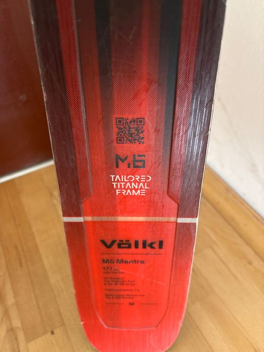 Ски all mountain Volkl mantra m6 96 туринг с колани и крампони
