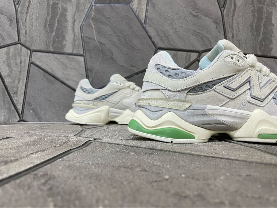 New Balance 9060 - Bricks & Wood