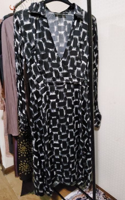 Продам женские платья