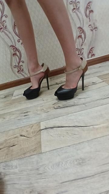 Босоножки на каблуках
