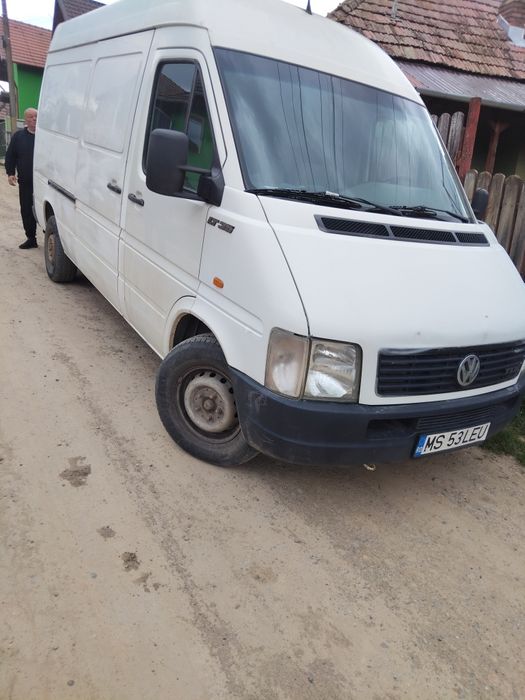 Vand woltvagen lt din anul 2002 an stare buna de funcționare toate act