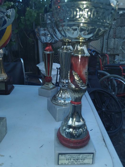 Купи от състезания по мотокрос и картинг