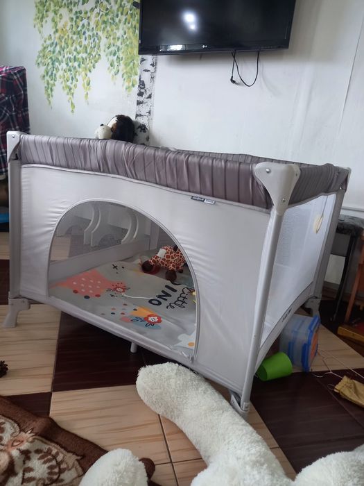 Манеж для детей, в отличном состоянии