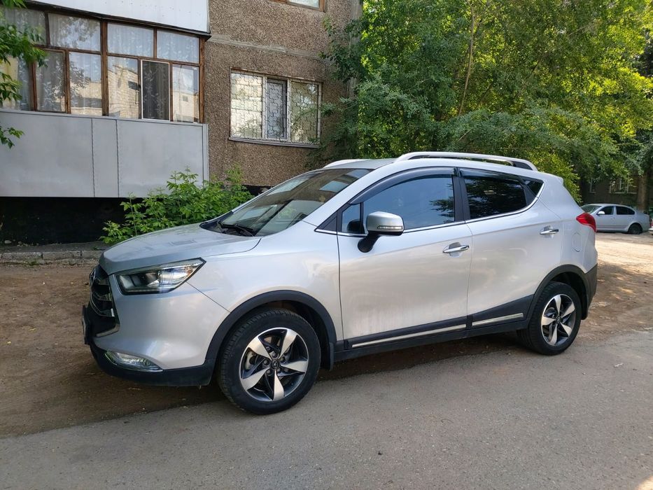 Продам кроссовер JAC S3