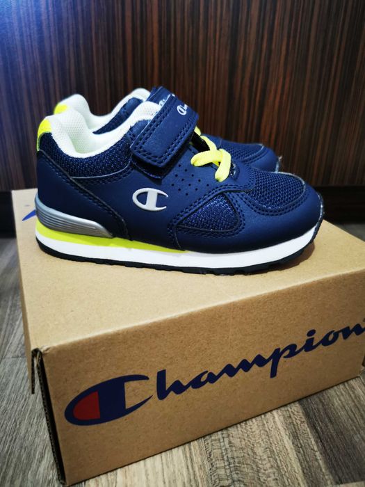 Adidasi Champion noi - marimea 24