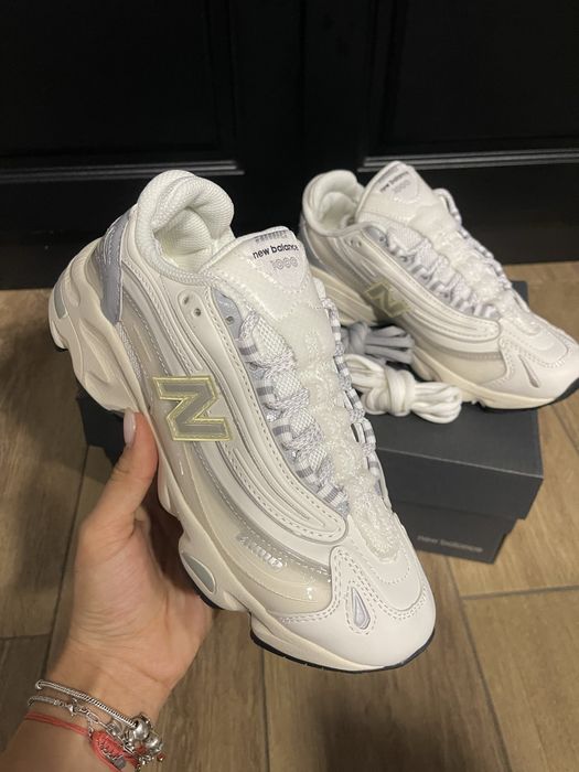 New Balance 1000