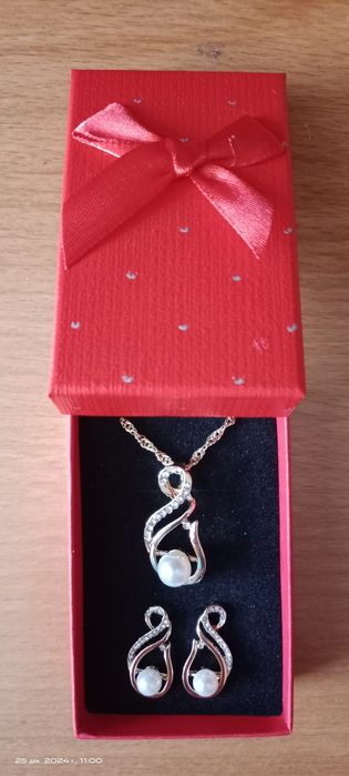 Комплект украшений к 8 Марта