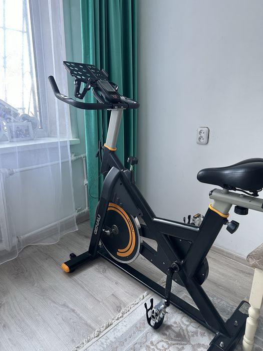 Велотренажер продам