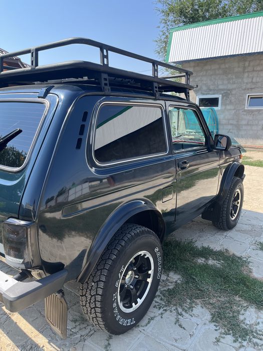 Прадом NIVA 4x4.