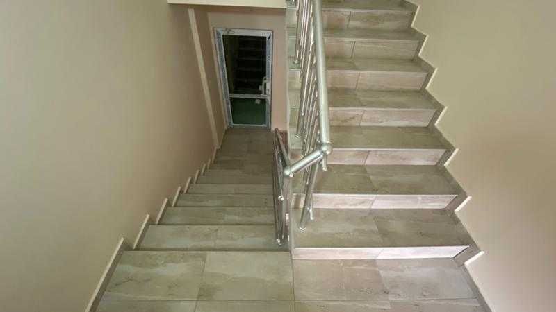 Дава се под наем Четиристаен апартамент в Бургас, Лазур - 112 кв.м за 235 € - Снимка #2