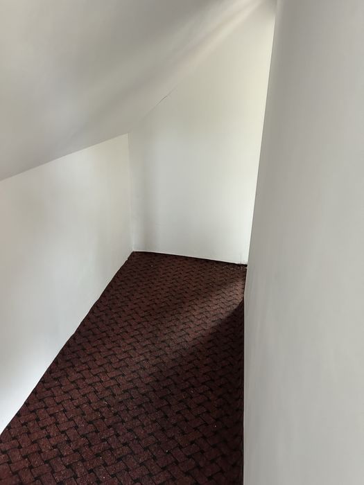 Teren cu cabana de vanzare