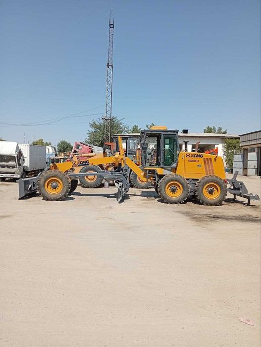 Автогрейдер модель GR 135