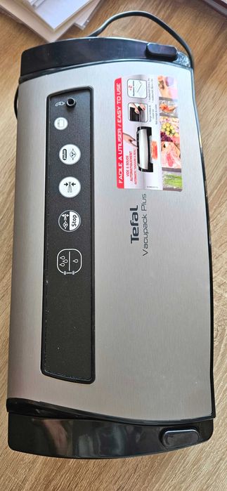 Вакуумен уред Tefal Vacupack Plus.     Модел: Tefal VT256070.