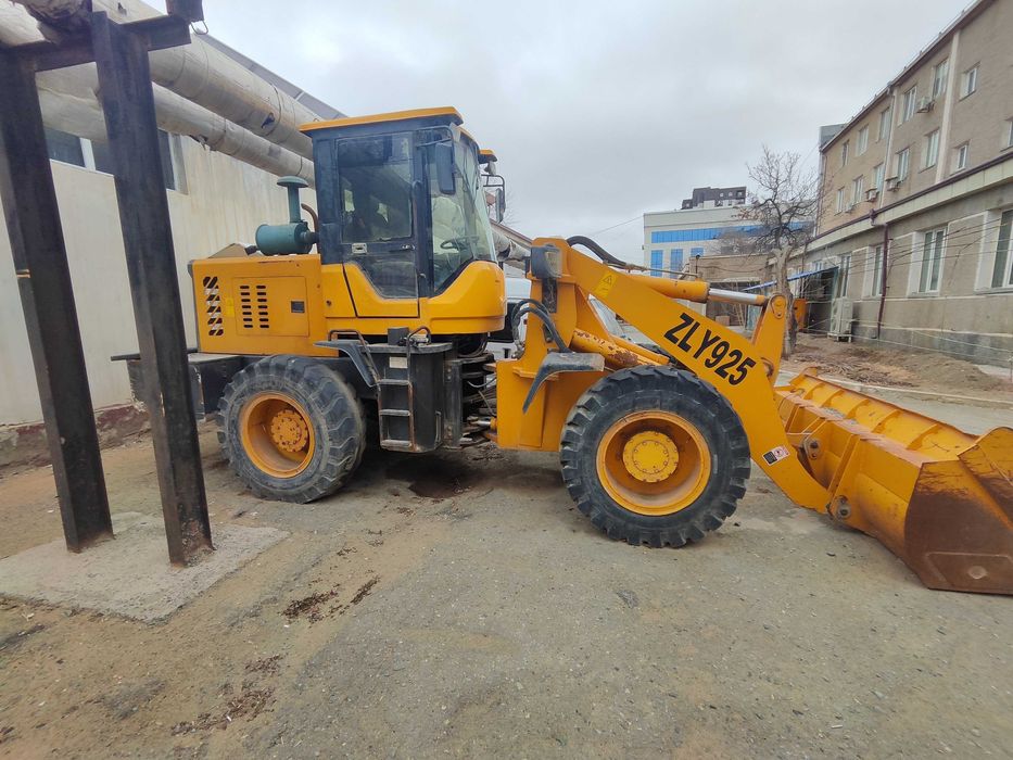 Frontal yuklagich (ZLY925)