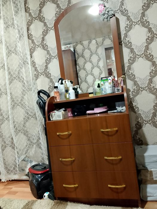 Продам спальный гарнитур