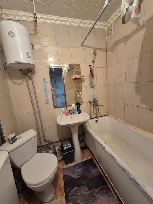 Екі бөлмелі үи сатылады