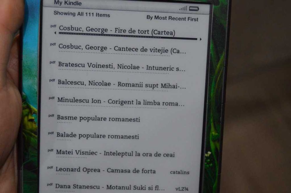 E-reader Amazon Kindle 4th gen (Model D01100) cu 110 carti romana