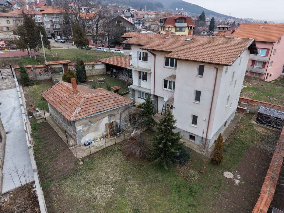 Продава се Къща в с. Лозен, Област София-град - 482 кв.м за 635 €/кв.м - Снимка #3